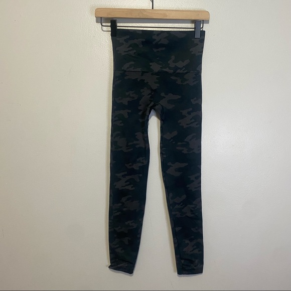 Spanx Look At Me Now Camo Leggings Seamless Shaping Support 7/8 Length Small - Picture 5 of 5